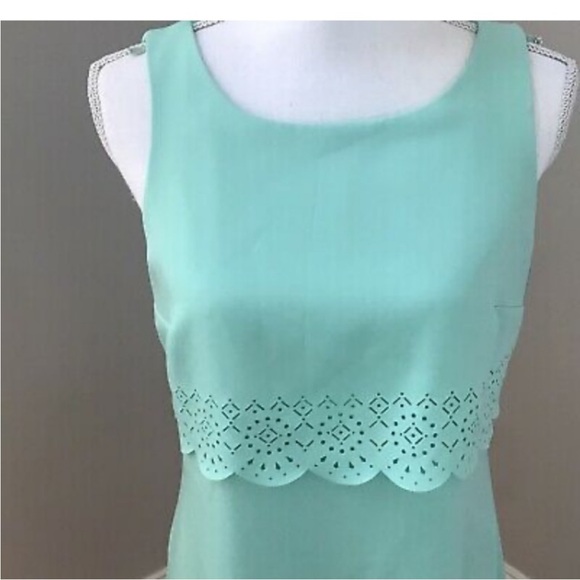 White House Black Market Dresses & Skirts - OFFERS
WHBM Stunning Mint Green Sleeveless Dress with Scalloped Hem